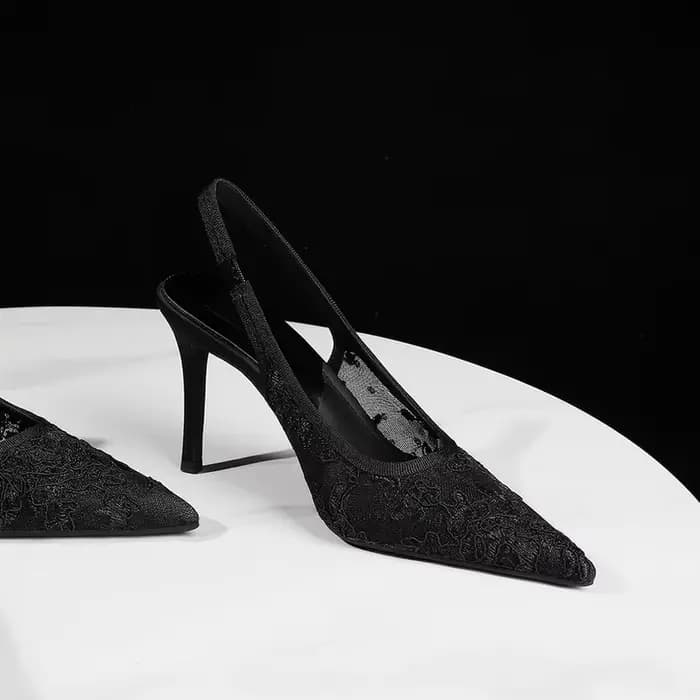 Escarpins élégants à talon fin et bout pointu en dentelle ajourée avec boucle pour femme – Chaussure