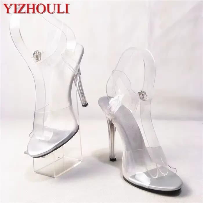 Nouvelles chaussures transparentes à la mode, talons hauts pour la scène de modélisation d'été, sand