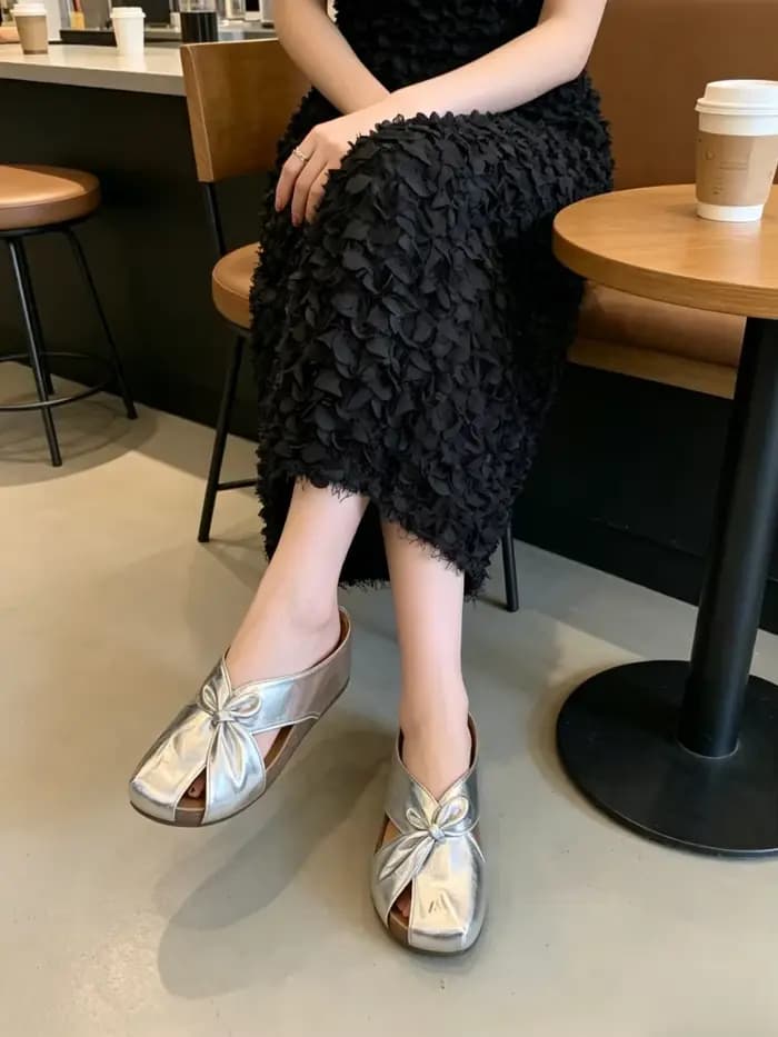 Mules en cuir souple à nœud métallique, bout fermé, bout rond, talon bas, adaptées aux pieds larges,