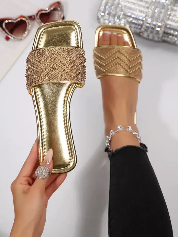 Nouvelles sandales d'été à la mode pour femmes, pantoufles à enfiler, cadeau d'anniversaire, chaussu
