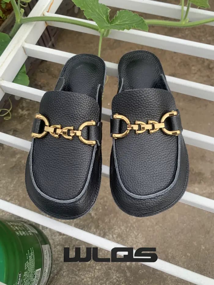 WLQS Mules Femmes en Cuir Véritable Noir, Mocassins Ouverts à l'Arrière avec Boucle de Cheval, Chaus