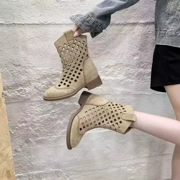 Sandales creuses tendance 2026, nouvelle collection printemps, à bout rond, respirantes, à plateform