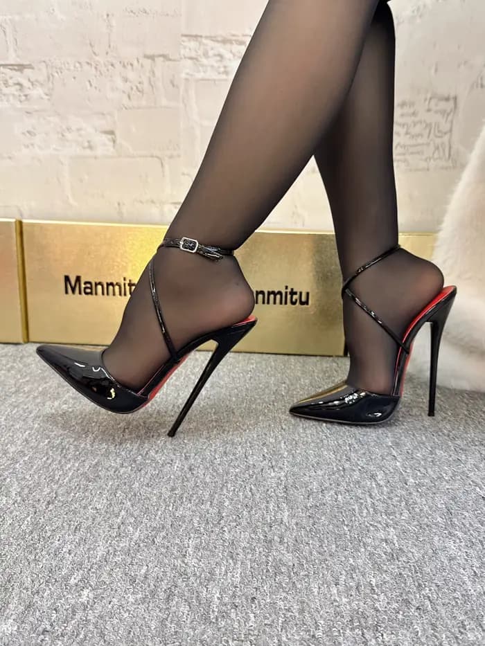 Sandales à talons hauts de 12 cm en cuir verni noir à bout pointu, ultra-décolletées, avec bride à b