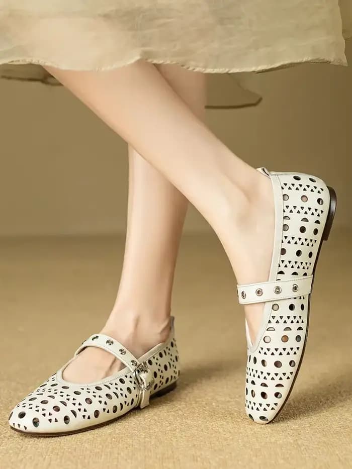 SmallHut 2026 Nouvelle Tendance Été Chaussures Plates Creuses pour Femmes en Cuir Véritable à Bout F