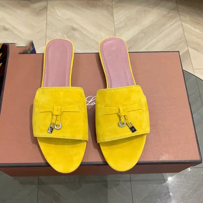 Nouvelles sandales mules plates en daim été 2026, claquettes vintage à pampilles et bout ouvert, cha