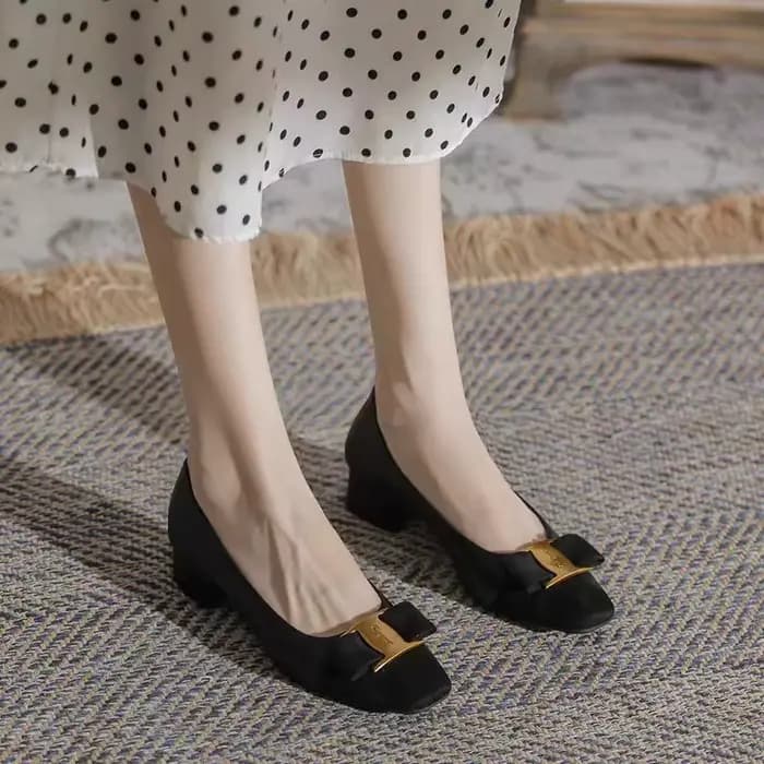 Escarpins à talon carré pour femmes, avec nœud bicolore et décorations métalliques, chaussures décon