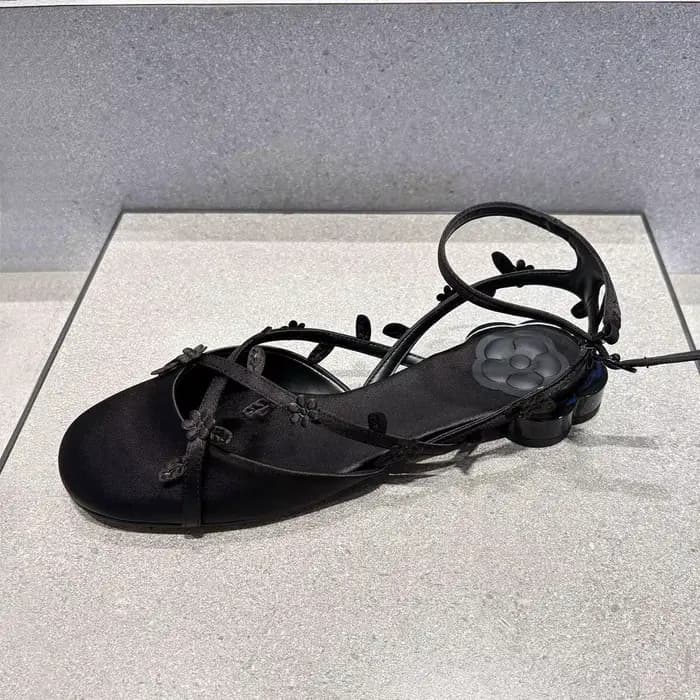 Nouvelles sandales d'été 2026 en satin frais et élégant pour femme, chaussures plates à talons, styl