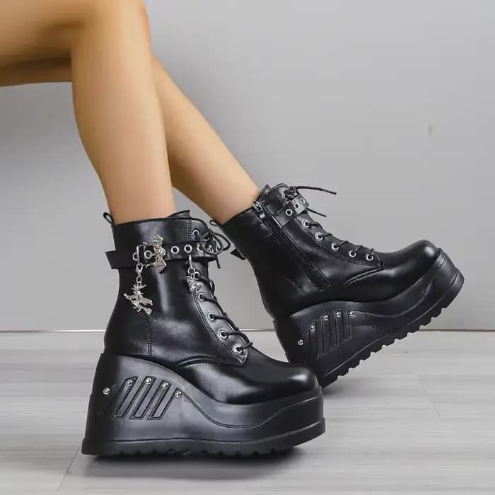2024 nouvelles bottes pour femmes mode offre spéciale Punk Goth plate-forme talons compensés femmes 