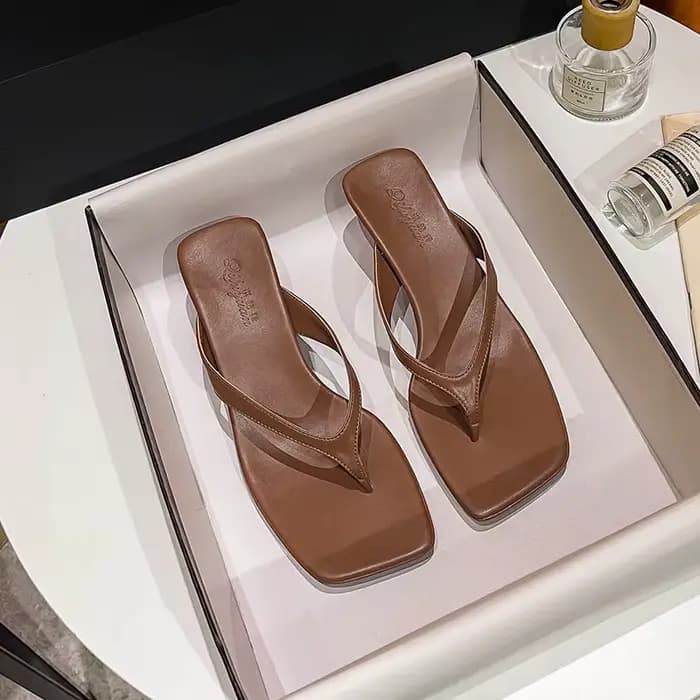 Sandales à talons chaton pour femmes, à bout carré, style tongs, à talon bas, à enfiler, confortable