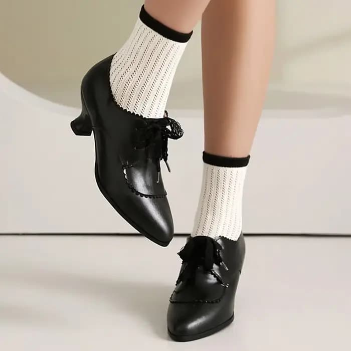 Talons hauts femmes 2025 nouvelle mode rétro à lacets à la mode bout rond confortable robe de soirée