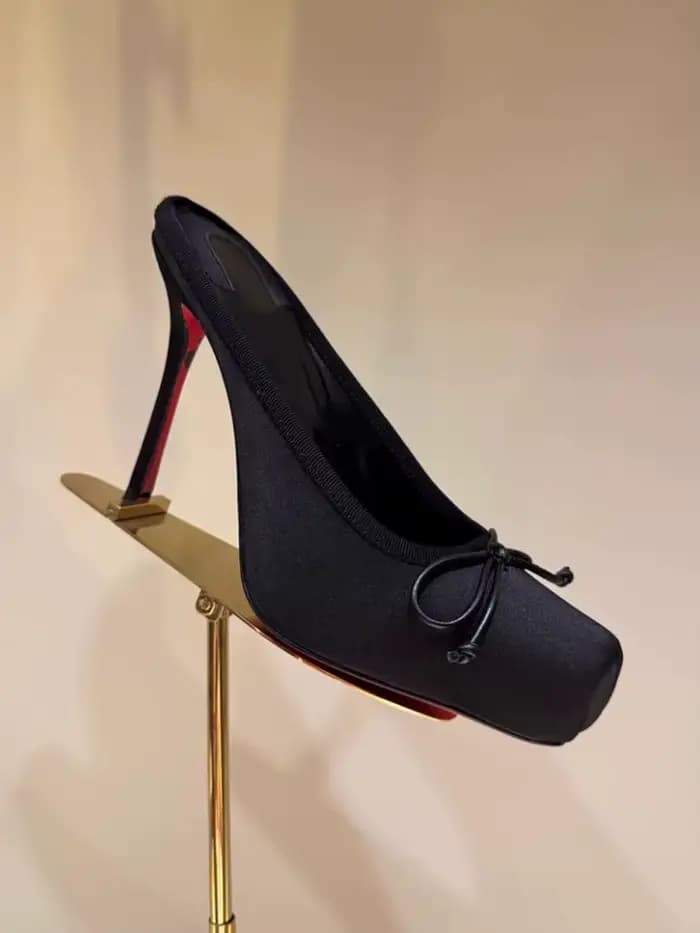 Nouvelles sandales d'été européennes et américaines pour femmes à talons hauts, en satin, avec nœud 