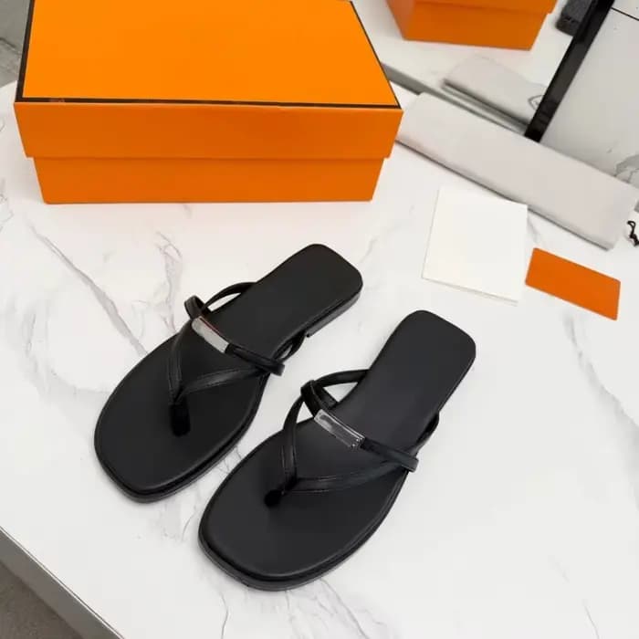 Sandales 2026, tendance et confortables, à semelle et bout plats, au design simple et élégant, idéal
