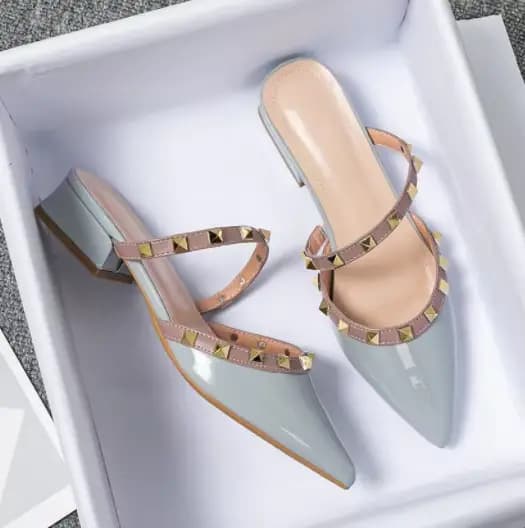 Femmes talons chaussures Promotion clouté concepteur de luxe en cuir verni pantoufles brillant coule