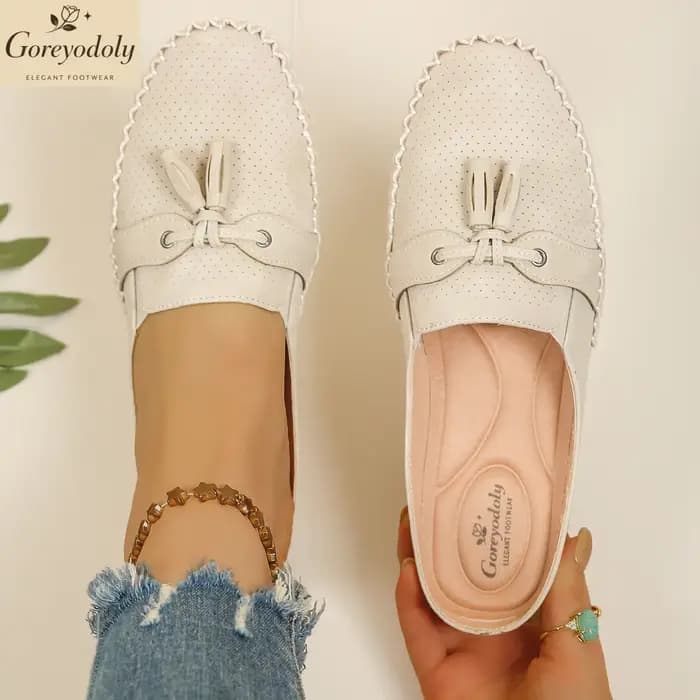 Goreyodoly – mules plates pour femmes, motif perforé, détail pompon, élastiques, à enfiler, coupe la