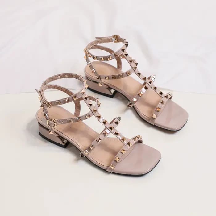 Femme sandales mariage femmes sandales en cuir concepteur femme dames luxe Sexy Rivets chaussures po