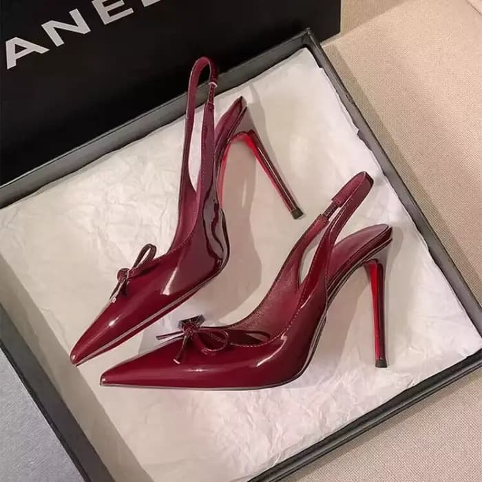 Sandales à talons hauts pour femmes en cuir verni de luxe, nouveau style été 2026, à bout pointu et 