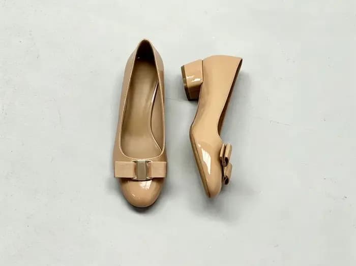 Escarpins en cuir pour femmes avec nœud