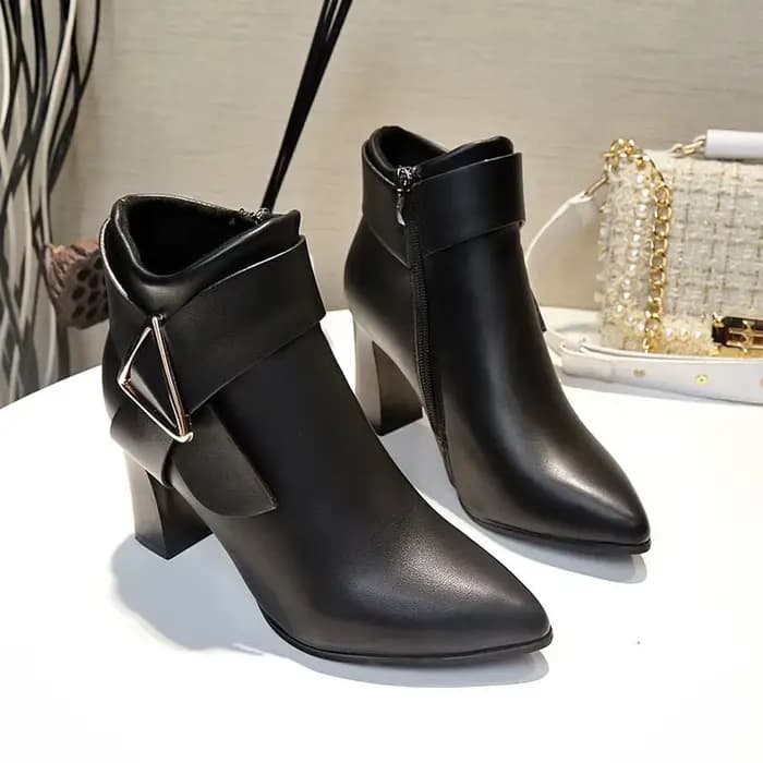 Bottes de rinçage pointues pour femmes, chaussons blancs, chaussures à talons très hauts, chaussures