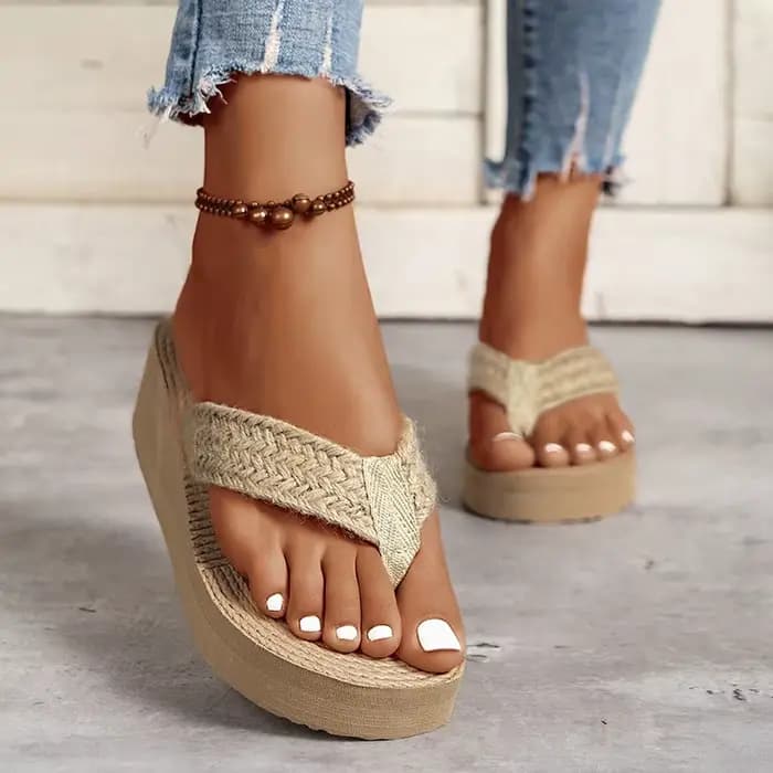 Tongs compensées tissées en corde de paille pour femmes, pantoufles de plage légères à fond épais, s