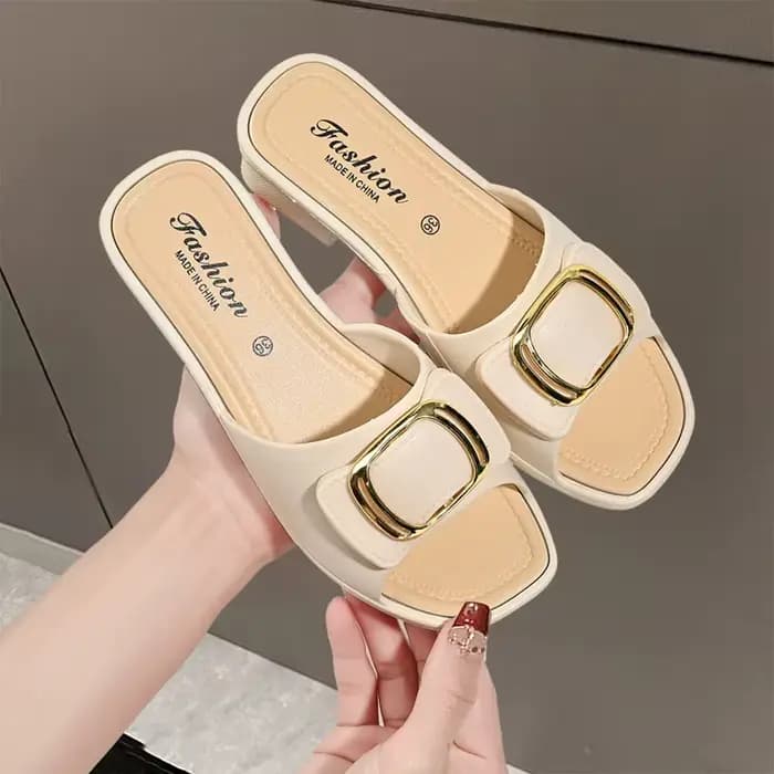 Sandales d'été polyvalentes pour femmes, tongs à semelle épaisse, diapositives d'extérieur durables 