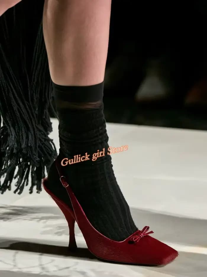 Escarpins slingback bordeaux à bout carré, talon aiguille fin, bride arrière, collection Runway Prin