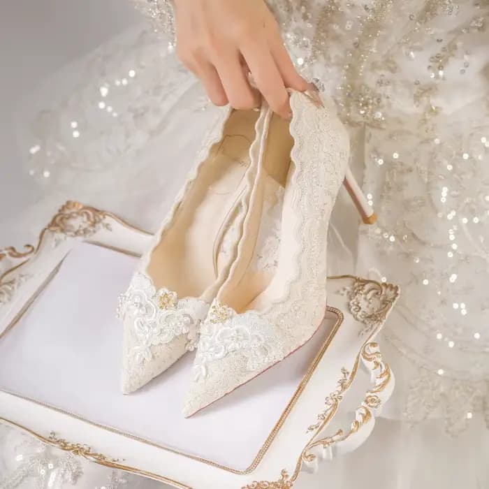 Banquet Stiletto simple automne nouveau bout pointu bouche peu profonde dentelle Slip-on antidérapan