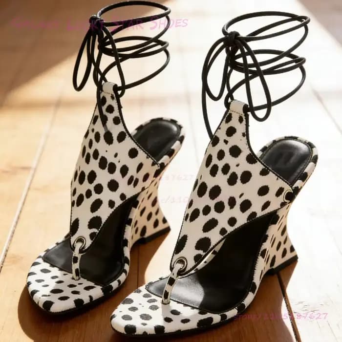 Tabi – sandales à talons compensés en daim marron pour femmes, lanières à pois noires et blanches, t