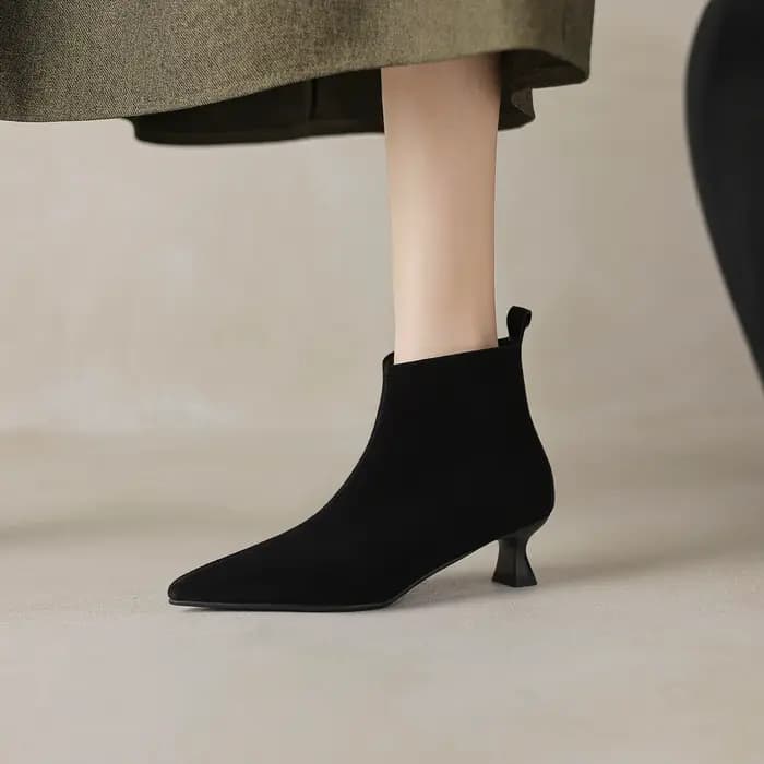 Grande taille 34-43 vache daim bout pointu fermeture éclair talons moyens rétro bottes modernes chau