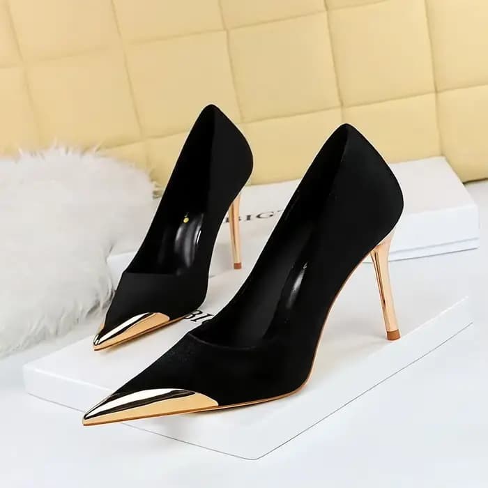 Chaussures à talons hauts pour femmes, chaussures noires légères à la mode, sexy, pour le printemps 