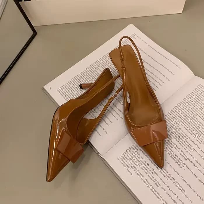 Sandales d'été 2026 à talons hauts pour femmes, style mode à bout pointu, chaussures de soirée et de