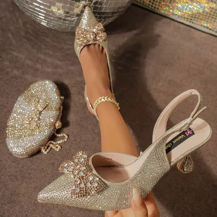 Élégance festive Venus Chan : talons éblouissants et pochette chic Combinaison parfaite de chaussure
