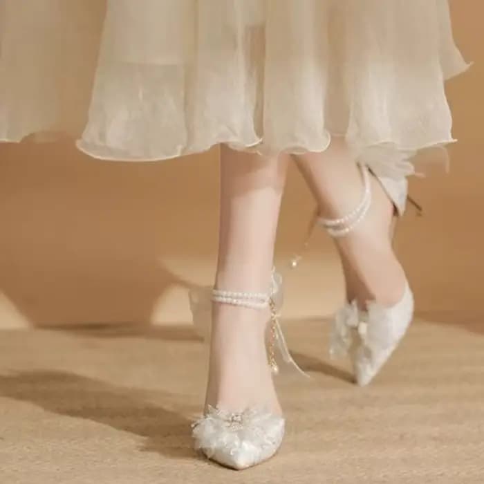 2025 bout pointu nœud femmes Stiletto Hee élégant grande taille chaussures à talons fins