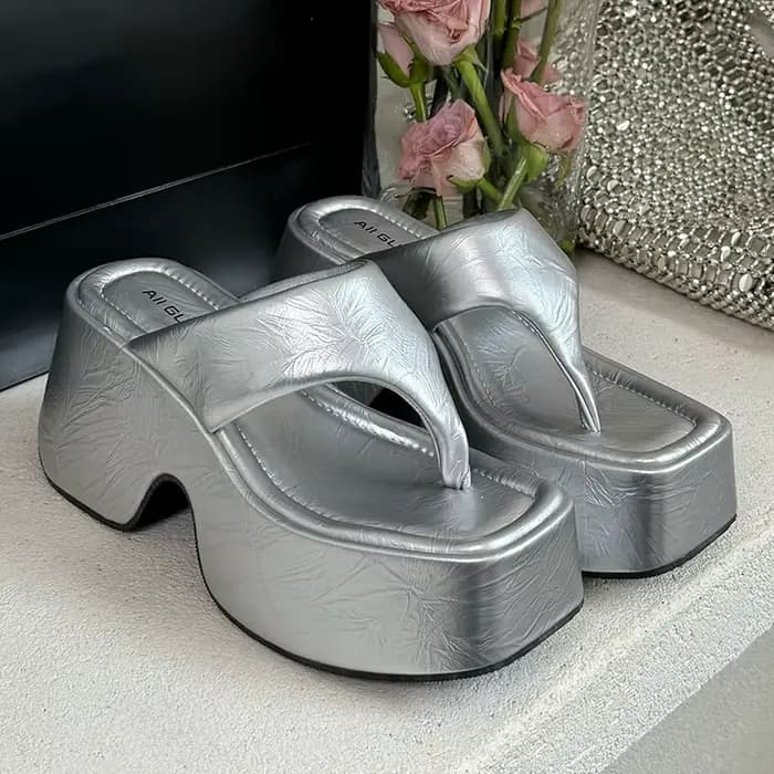 2025 nouvelles chaussures de mode pour femmes plate-forme compensées talons pompes tongs pantoufles diapositives dames