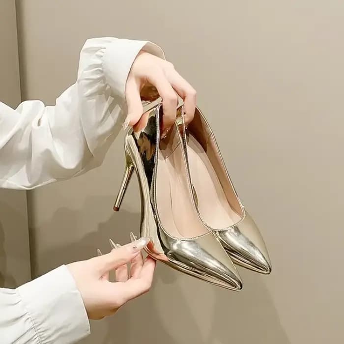 Escarpins pointus en cuir souple pour femmes