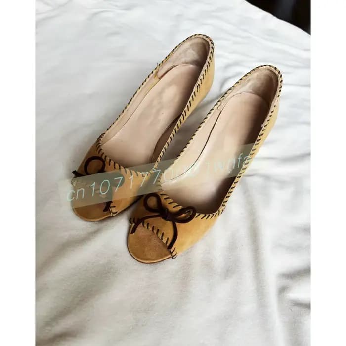 Escarpins à talon aiguille en daim camel pour femme