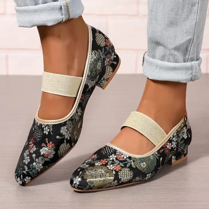 Chaussures à talons bas pour femmes
