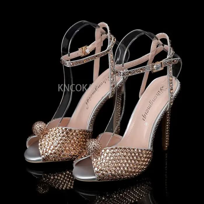 Sandales à clous de perles pour femmes