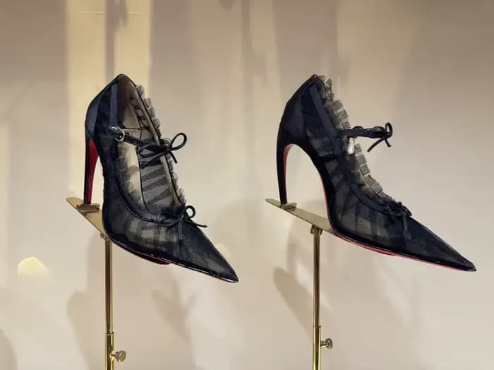 Sandales à talons aiguilles pointus en dentelle avec nœud pour femme