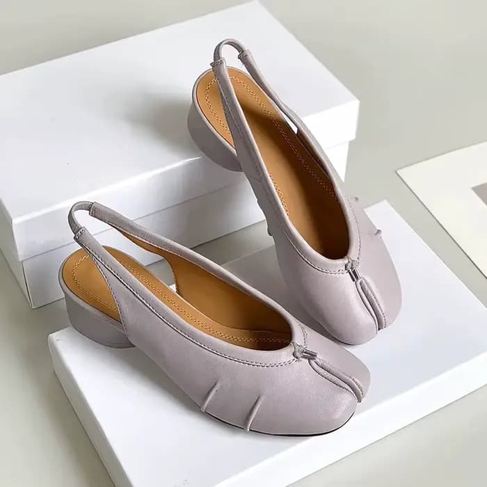 2025 Nouveau printemps été mode chaussures à bout fendu sandales pour femmes en peau de mouton talons hauts concepteur