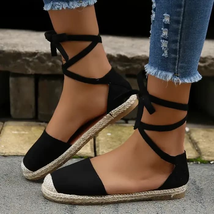 Sandales de créateur pour femmes en été mode bout rond chaussures plates décontractées cheville à lacets rotin tissé