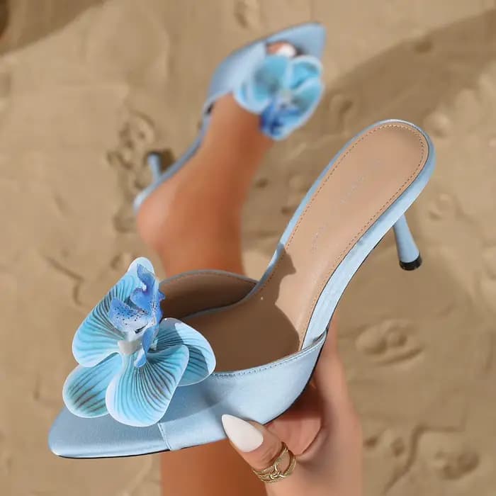 Sandales à talons hauts en satin à la mode et confortables ornées d'orchidées pour femmes