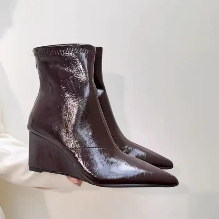 Bottines à talons compensés
