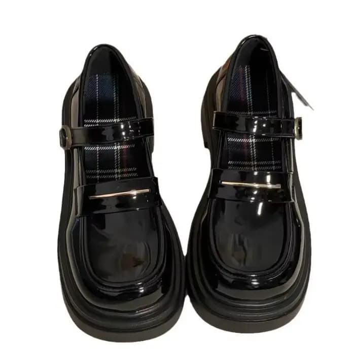 Chaussures en cuir à talons bas pour femmes