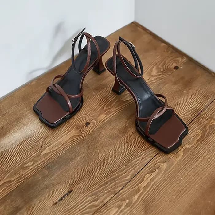 Sandales à talons à bande étroite pour femmes