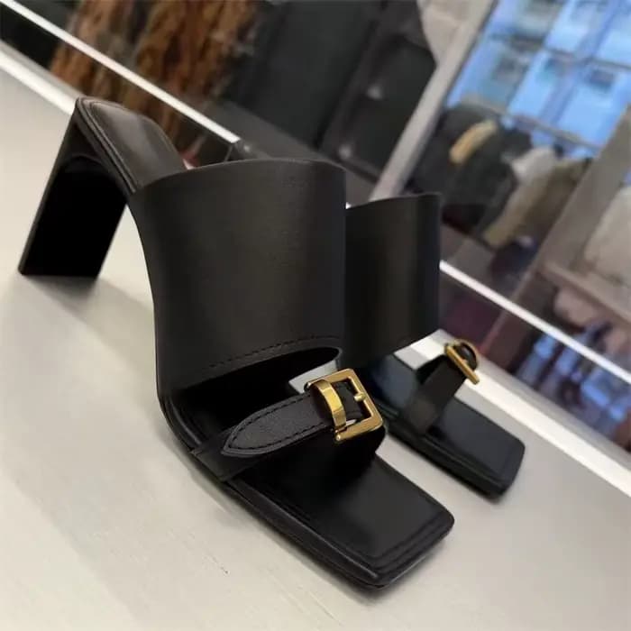 Nouvelles mules en cuir pour femme, style créateur, à talon carré et bout carré, avec bride large à boucle unique et découpes, pour l'été