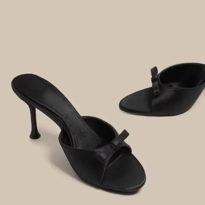 Sandales à talons hauts à bout rond et ouvert avec nœud