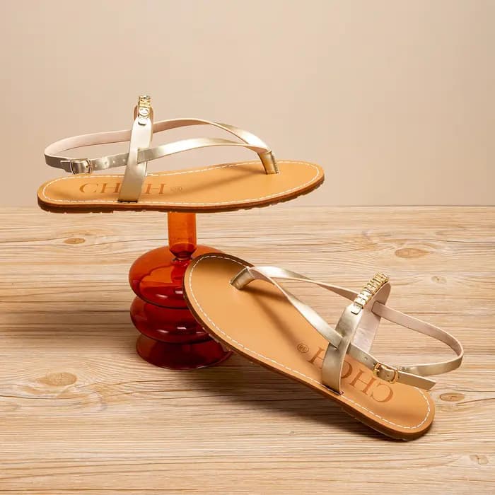 Sandales plates noires simples pour femmes