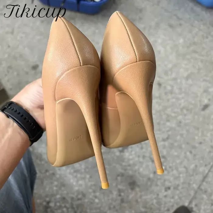 Talons aiguilles à bout pointu en cuir nu