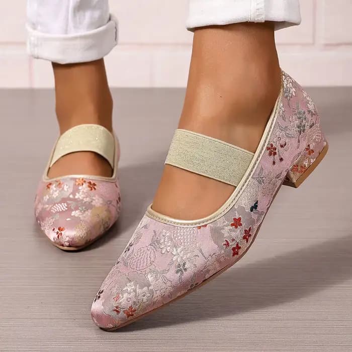 Chaussures à talons bas pour femmes