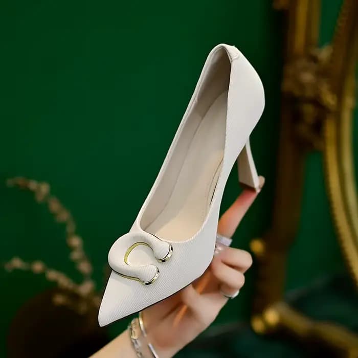 Chaussures à talons fins pour femmes